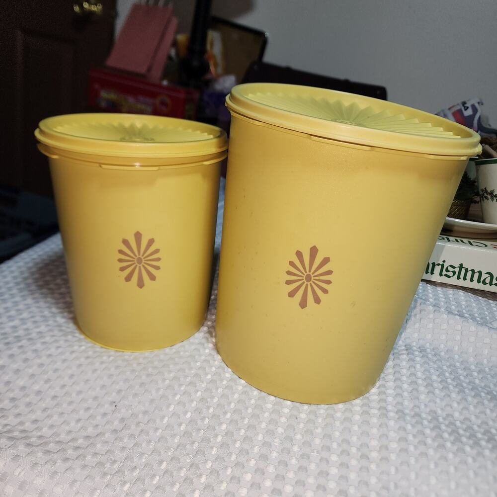 VINTAGE TUPPERWARE 2 SET SERVALIER CANISTER SET YELLOW STARBURST